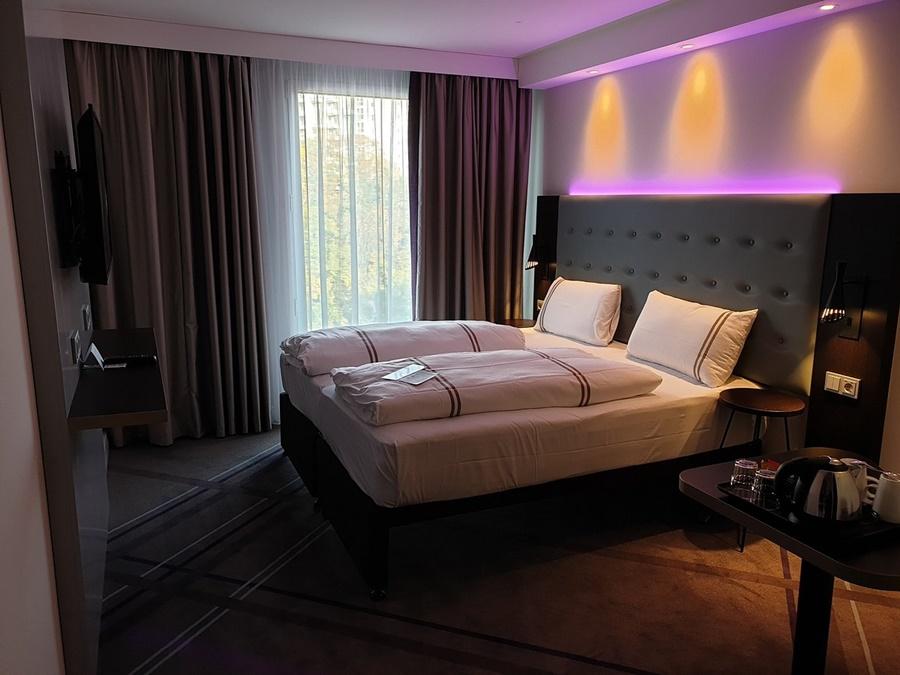 Premier Inn Stuttgart City Centre Екстериор снимка