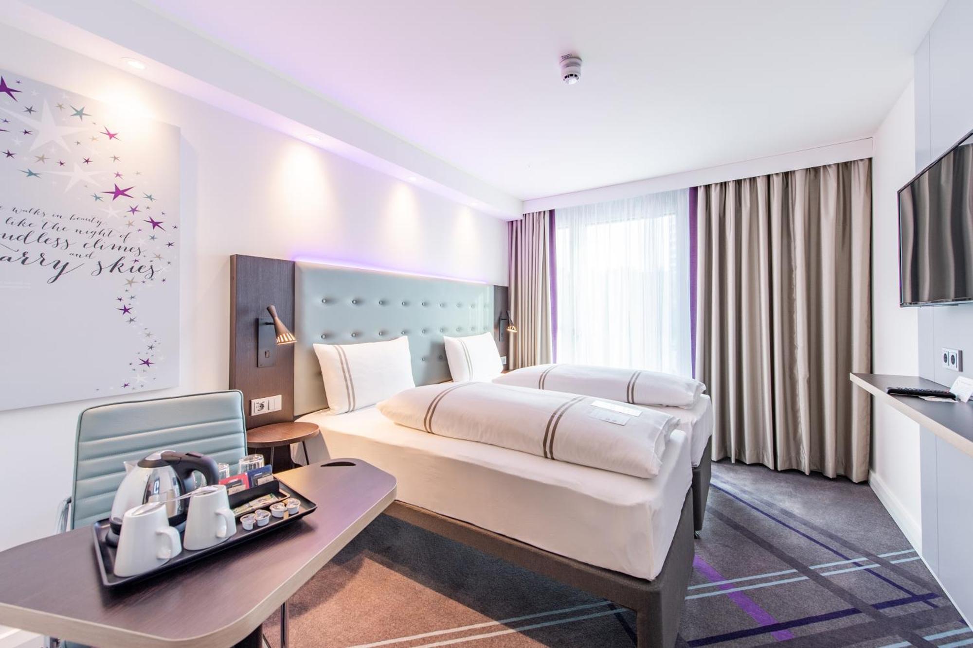 Premier Inn Stuttgart City Centre Екстериор снимка