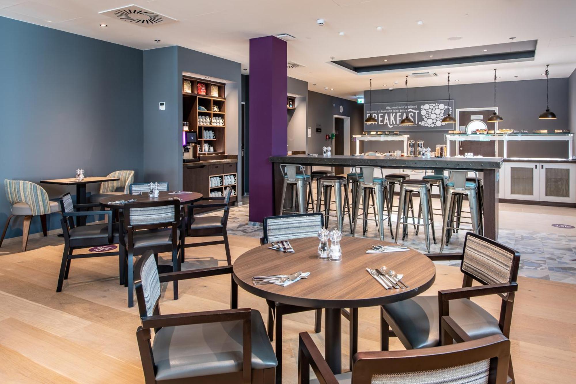 Premier Inn Stuttgart City Centre Екстериор снимка