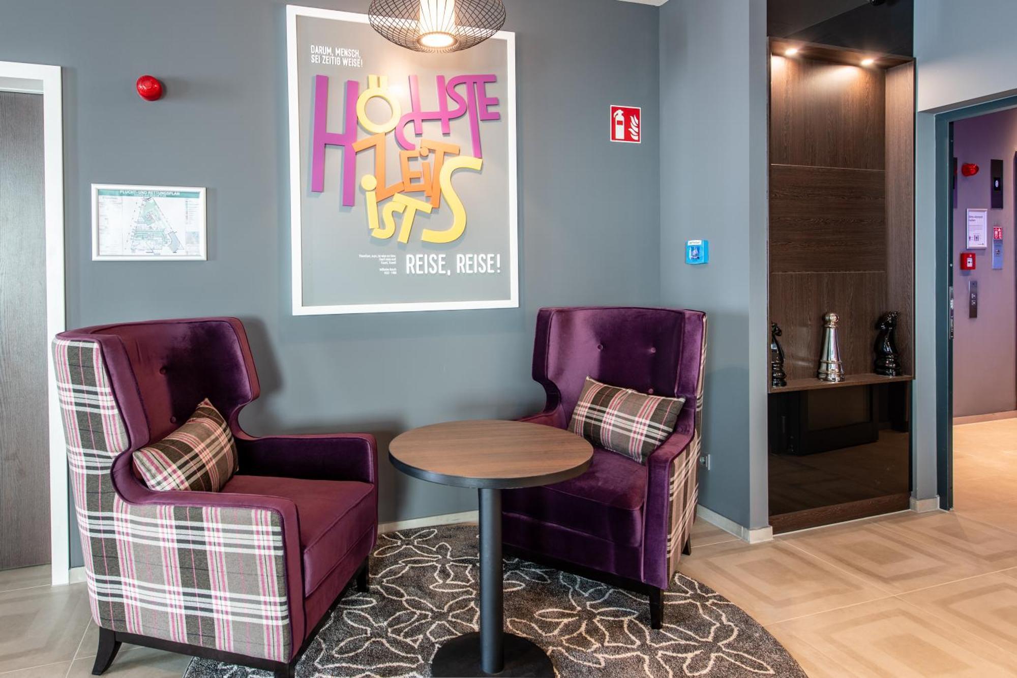 Premier Inn Stuttgart City Centre Екстериор снимка