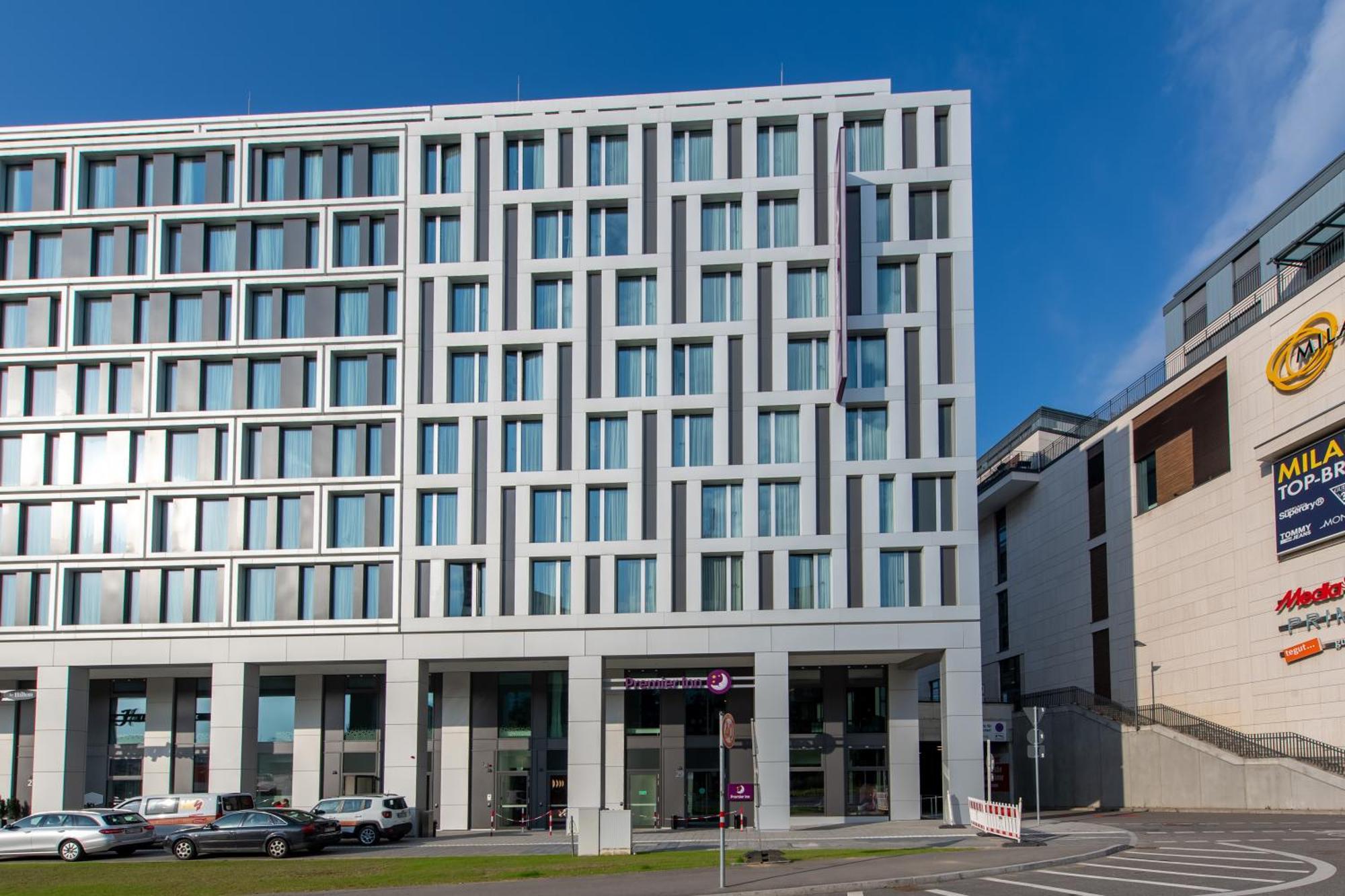 Premier Inn Stuttgart City Centre Екстериор снимка